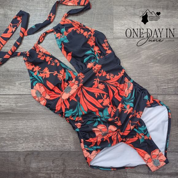 CharmLeaks V Front Tummy Control One Piece Swimsuit Size S - Picture 2 of 5